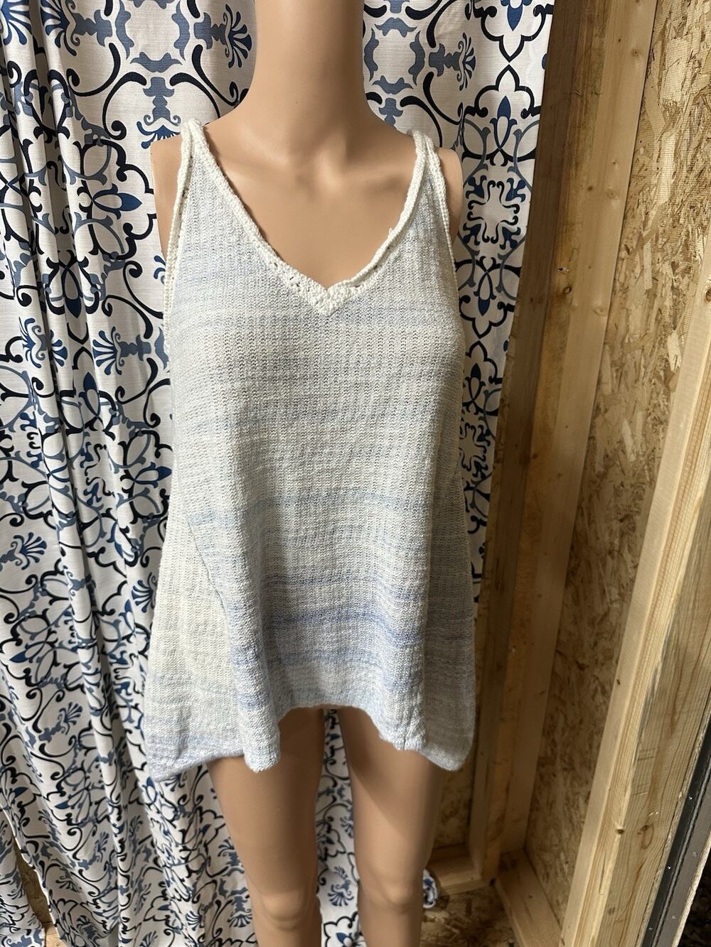 Anthropologie Moth Sweater Tank Size M Spacedye Swing Top Ombre Blue Cream Knit